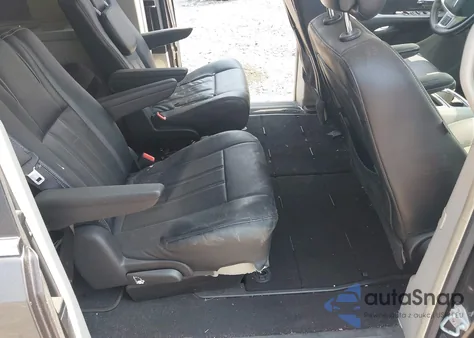 2016 Chrysler Town & Country Touring from USA, damaged, VIN 2C4RC1BG3GR110927